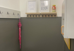 Odnowiona szatnia personelu przedszkola.