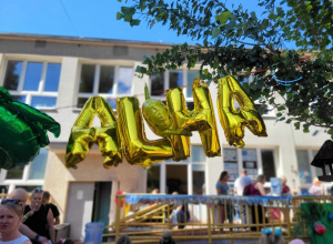 Napis z balonów "ALOHA".