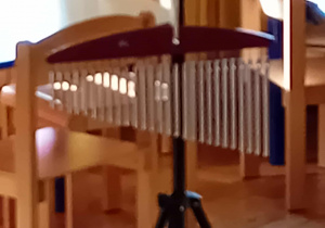 Instrument muzyczny - dzwonki wietrzne.